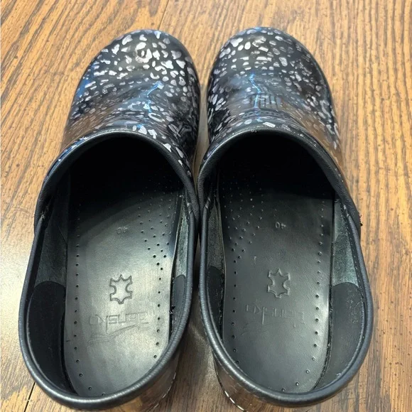 Dansko women’s pewter leopard clog size 40 - Picture 7 of 8